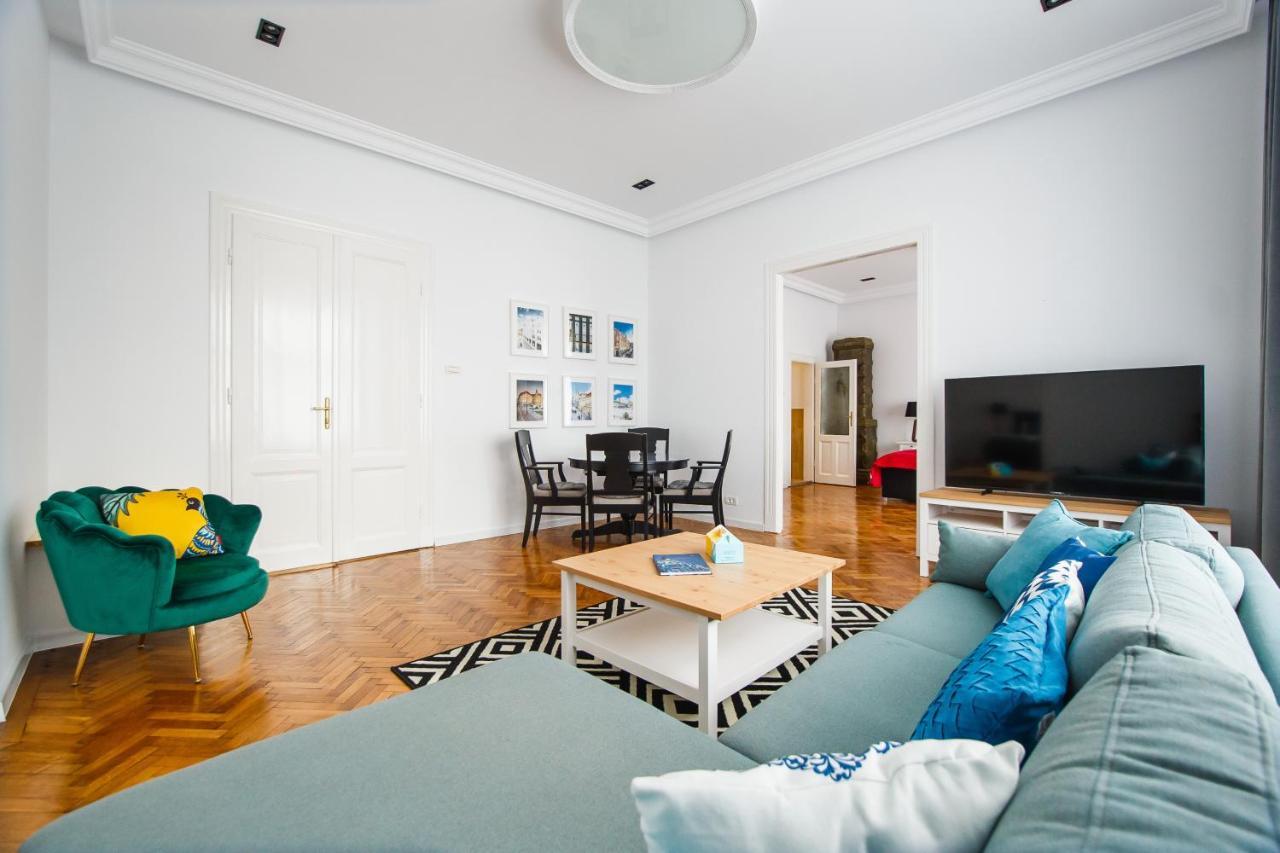Spacious Riverviews Apartment Near Piata Unirii ออราแด ภายนอก รูปภาพ