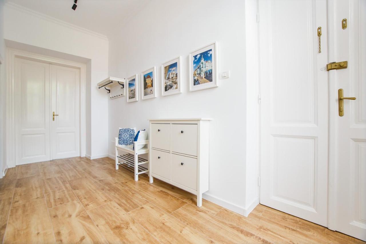Spacious Riverviews Apartment Near Piata Unirii ออราแด ภายนอก รูปภาพ