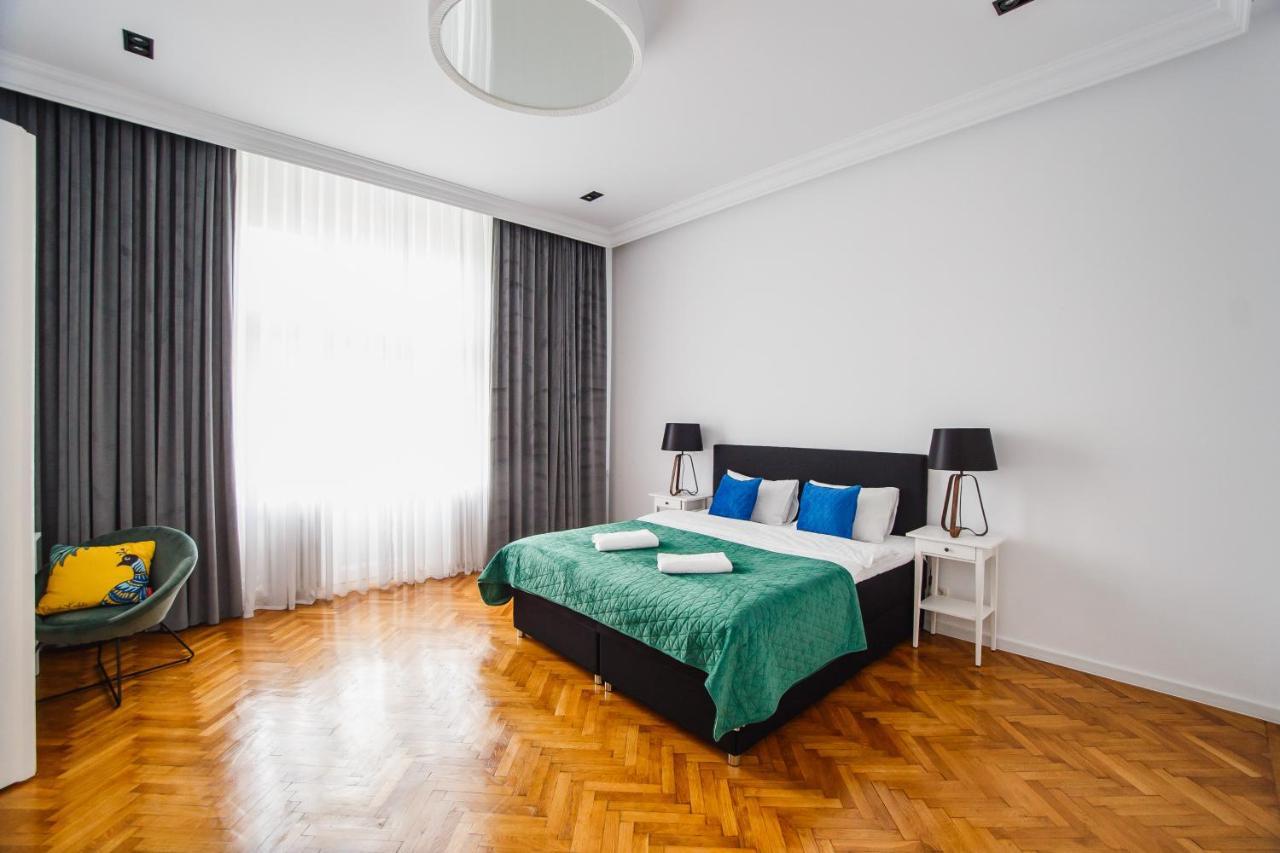 Spacious Riverviews Apartment Near Piata Unirii ออราแด ภายนอก รูปภาพ
