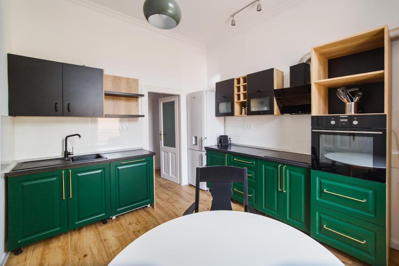 Spacious Riverviews Apartment Near Piata Unirii ออราแด ภายนอก รูปภาพ