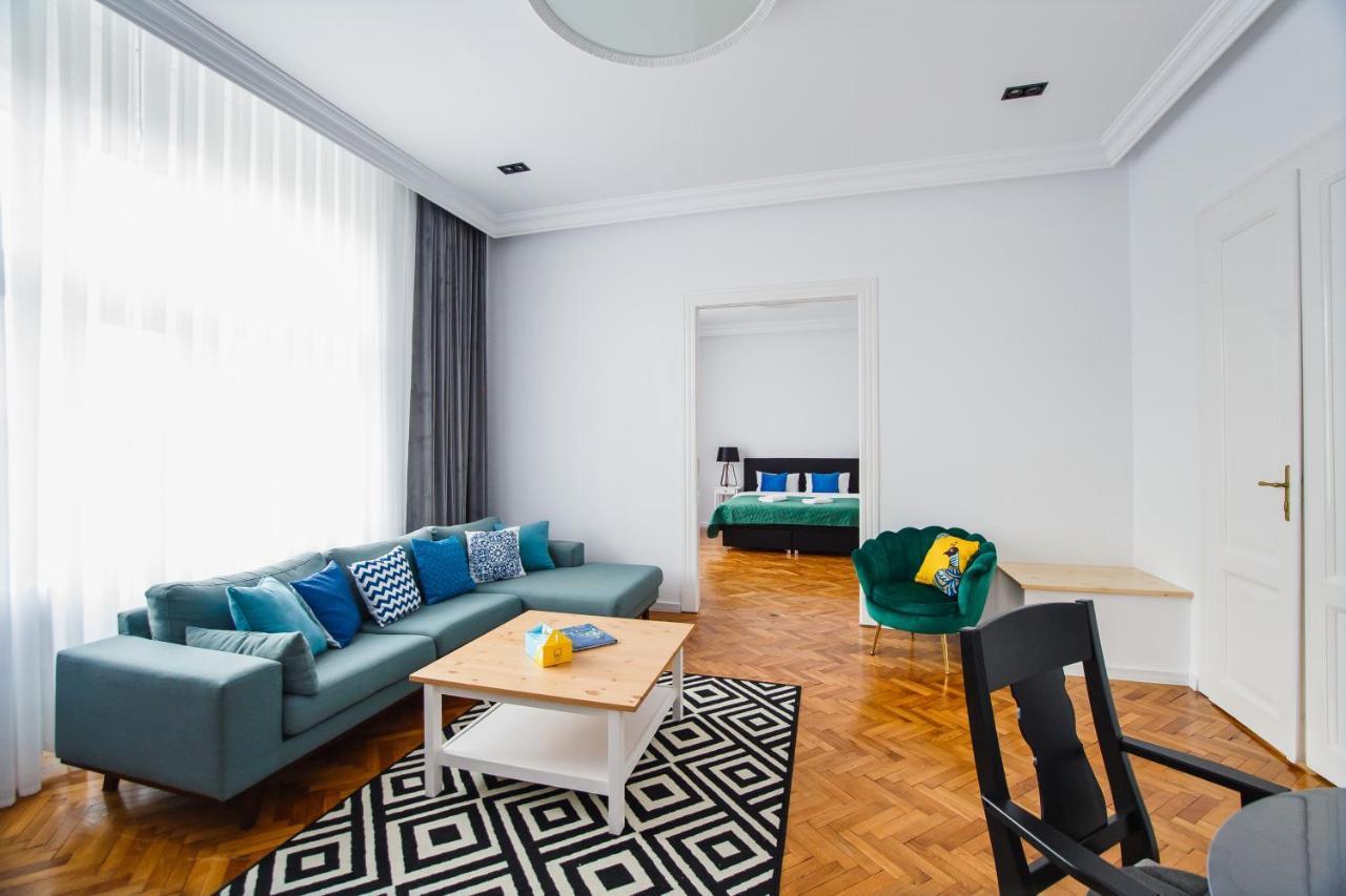 Spacious Riverviews Apartment Near Piata Unirii ออราแด ภายนอก รูปภาพ
