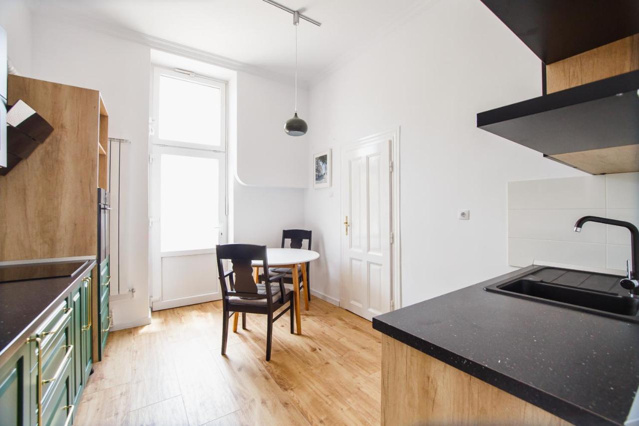 Spacious Riverviews Apartment Near Piata Unirii ออราแด ภายนอก รูปภาพ