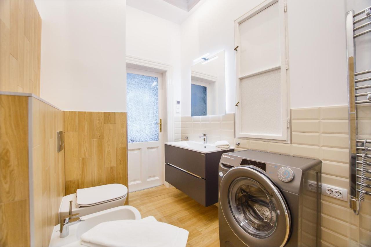 Spacious Riverviews Apartment Near Piata Unirii ออราแด ภายนอก รูปภาพ