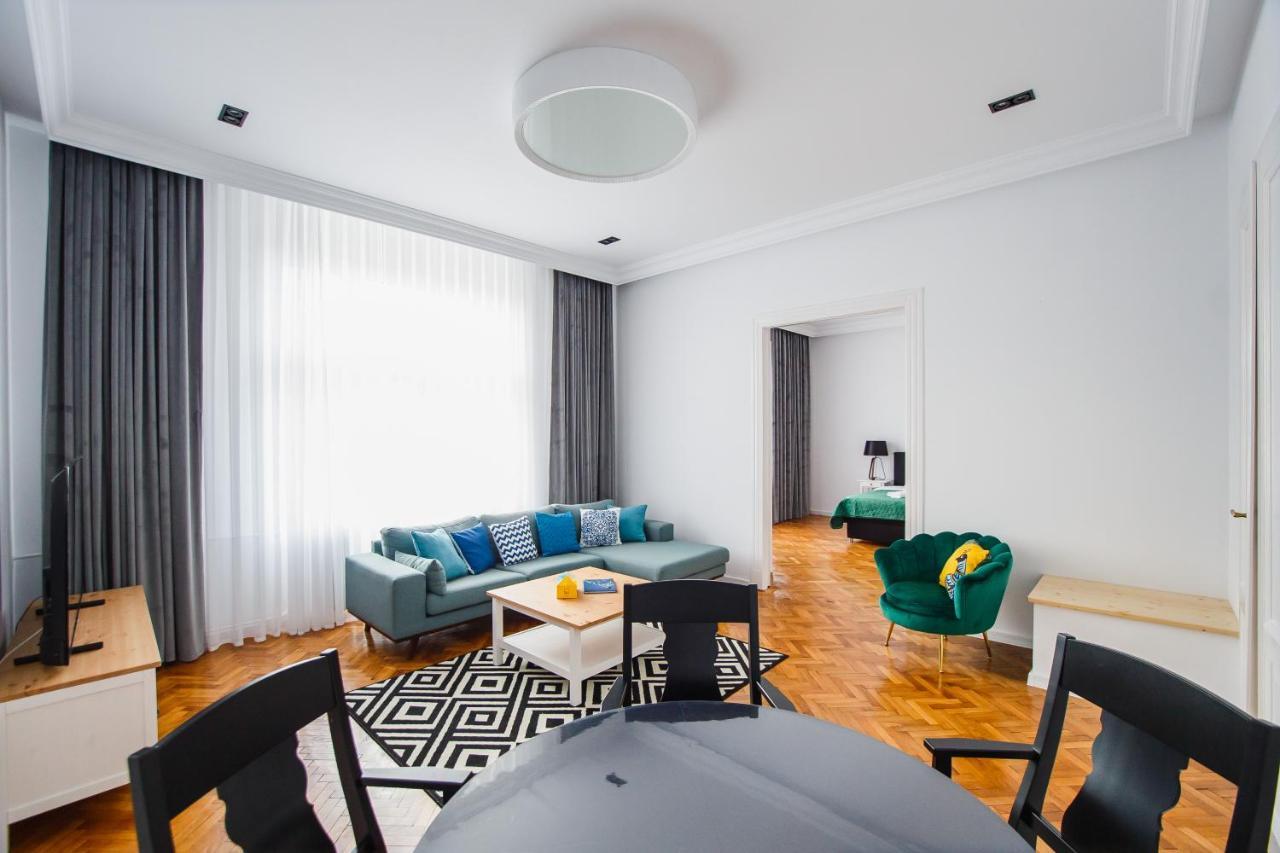 Spacious Riverviews Apartment Near Piata Unirii ออราแด ภายนอก รูปภาพ