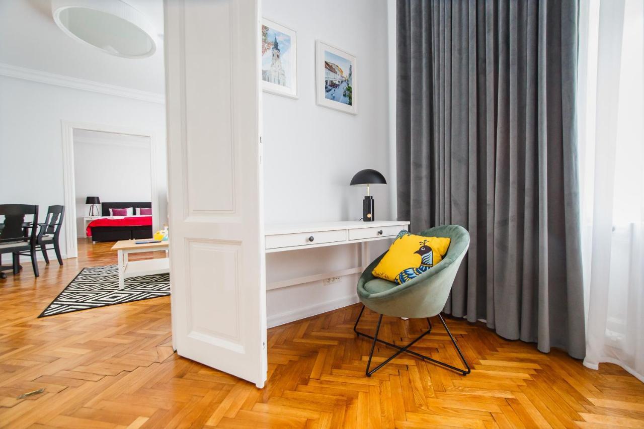 Spacious Riverviews Apartment Near Piata Unirii ออราแด ภายนอก รูปภาพ