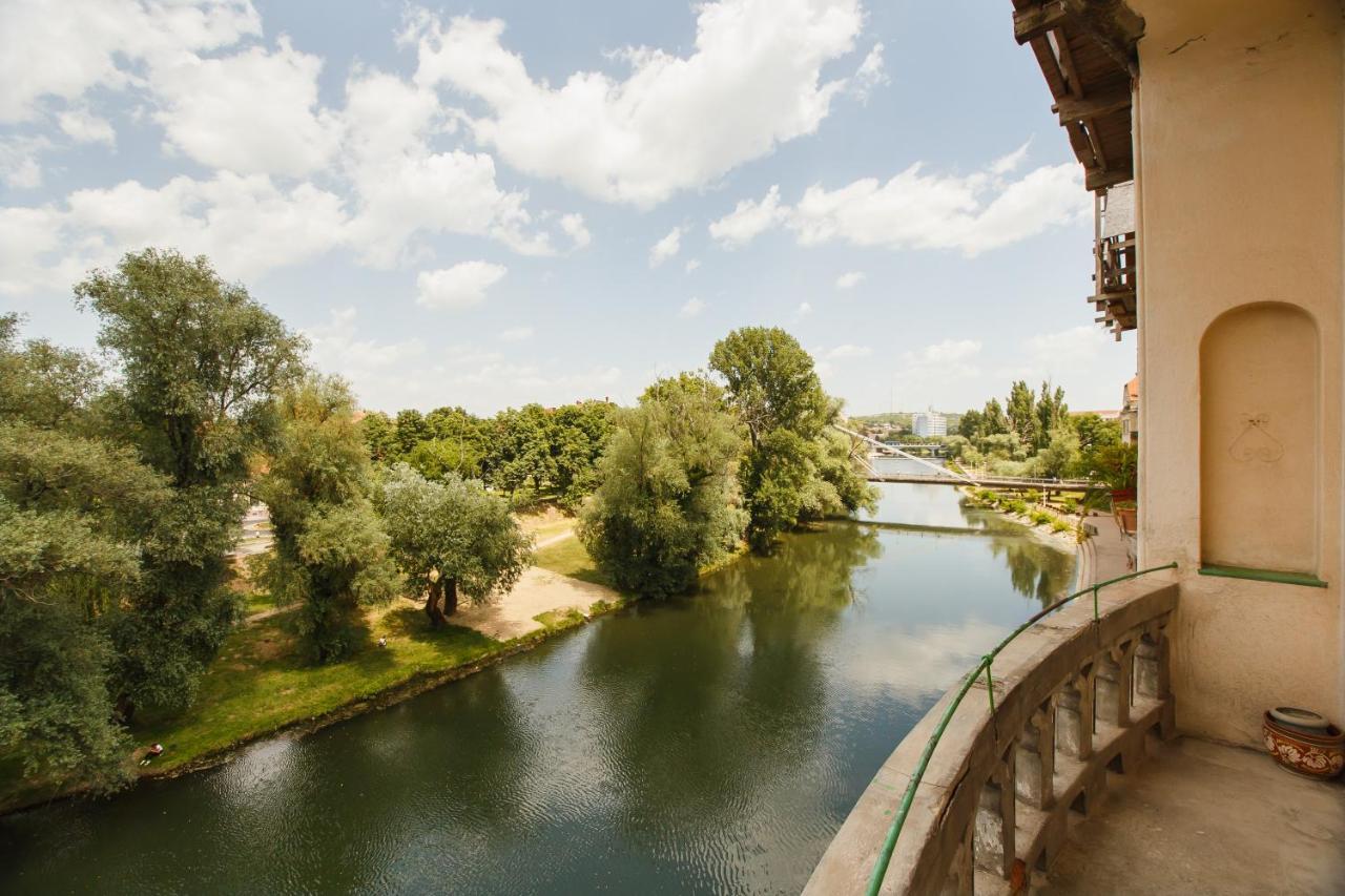 Spacious Riverviews Apartment Near Piata Unirii ออราแด ภายนอก รูปภาพ